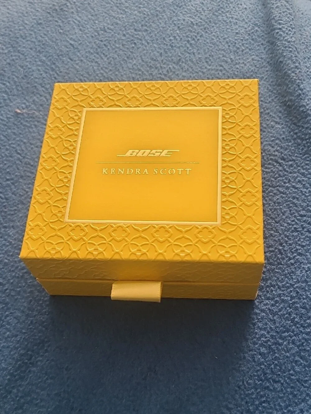 Bose Pearl Blush Charging Case with Gold Trim